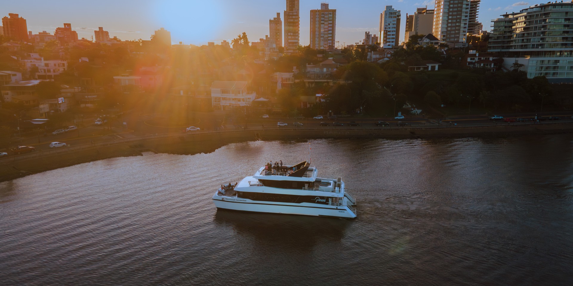 Atardecer en el río