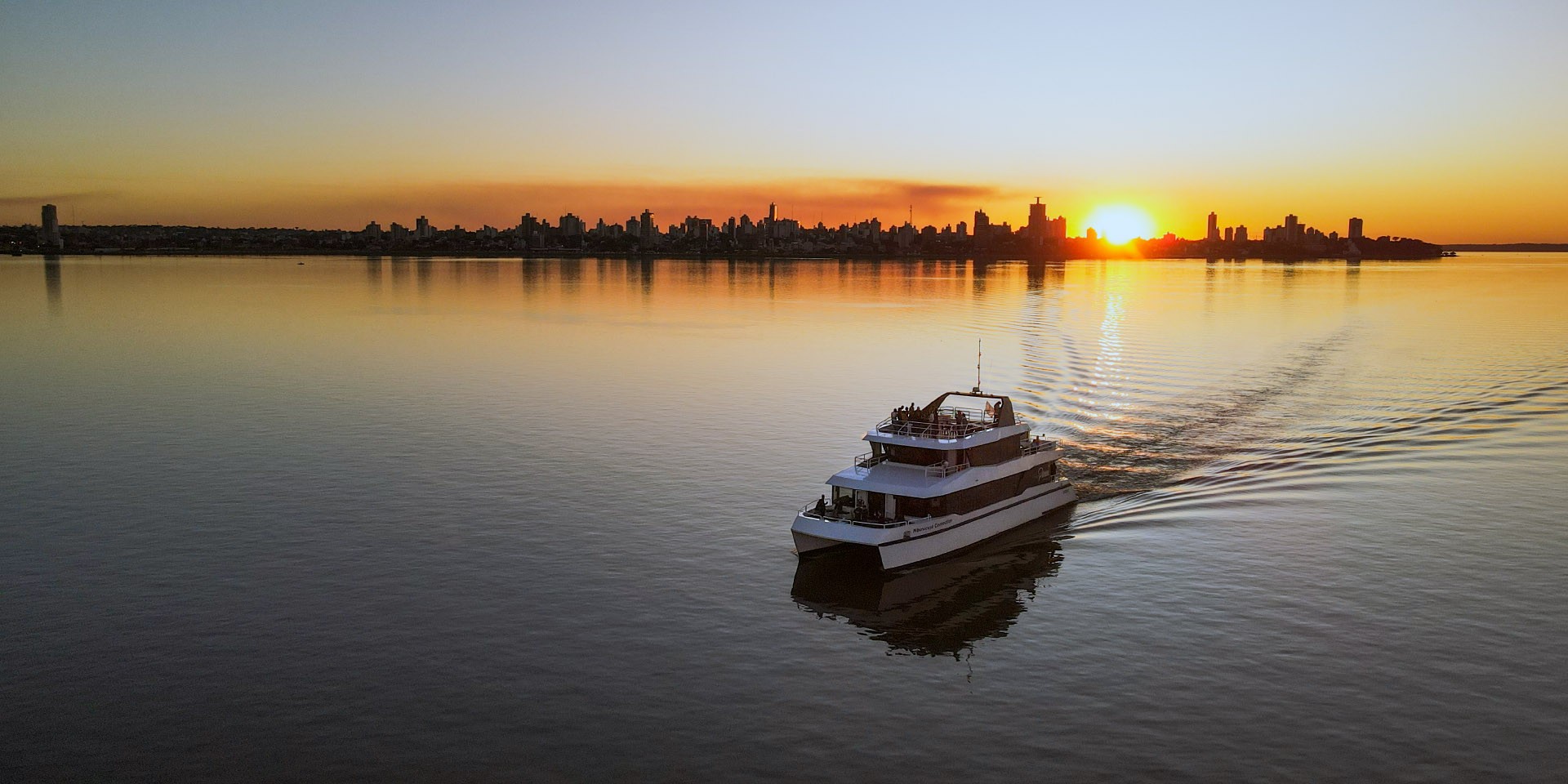 Atardecer en el río - Septiembre